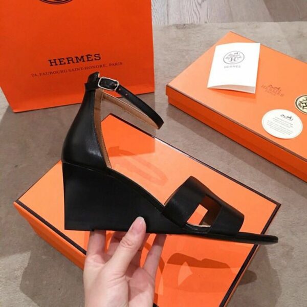 Hermes Legend SandalsSpring /Summer Collection, Noir - Image 8