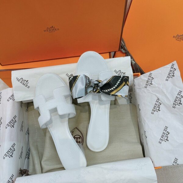 Hermes Oasis White