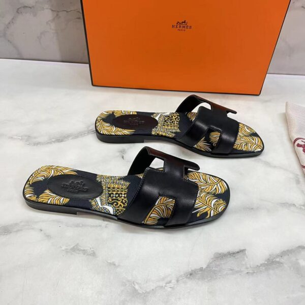 Hermes Oran Floral Canvas Sandals Box Calfskin Spring /Summer Collection, Noir - Image 6