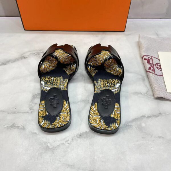 Hermes Oran Floral Canvas Sandals Box Calfskin Spring /Summer Collection, Noir - Image 4