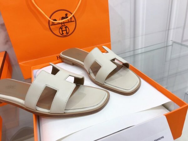 Hermes Oran Sandal Beige - Image 4