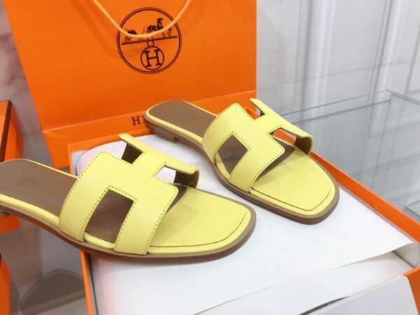 Hermes Oran Sandal Cream - Image 2