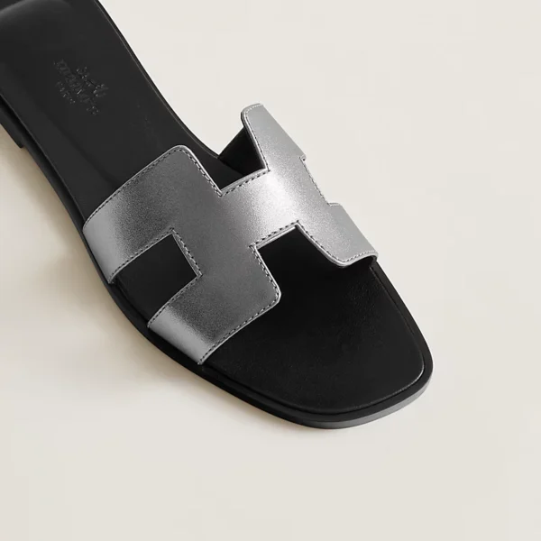 Hermes Oran Sandal Gris / Argente Vieilli - Image 4