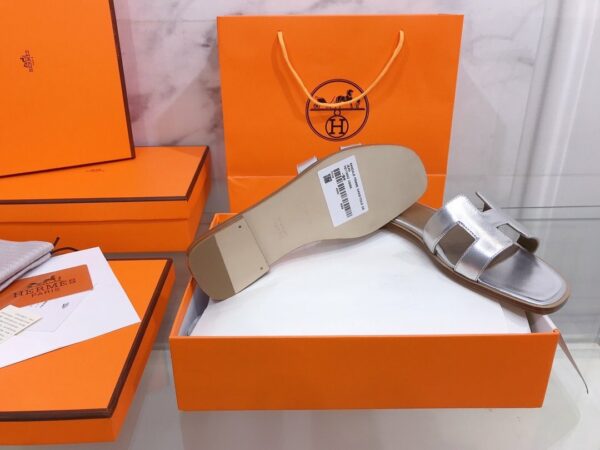 Hermes Oran Sandal Silver - Image 3