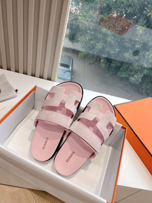 Hermes Pink Sandal - Image 3