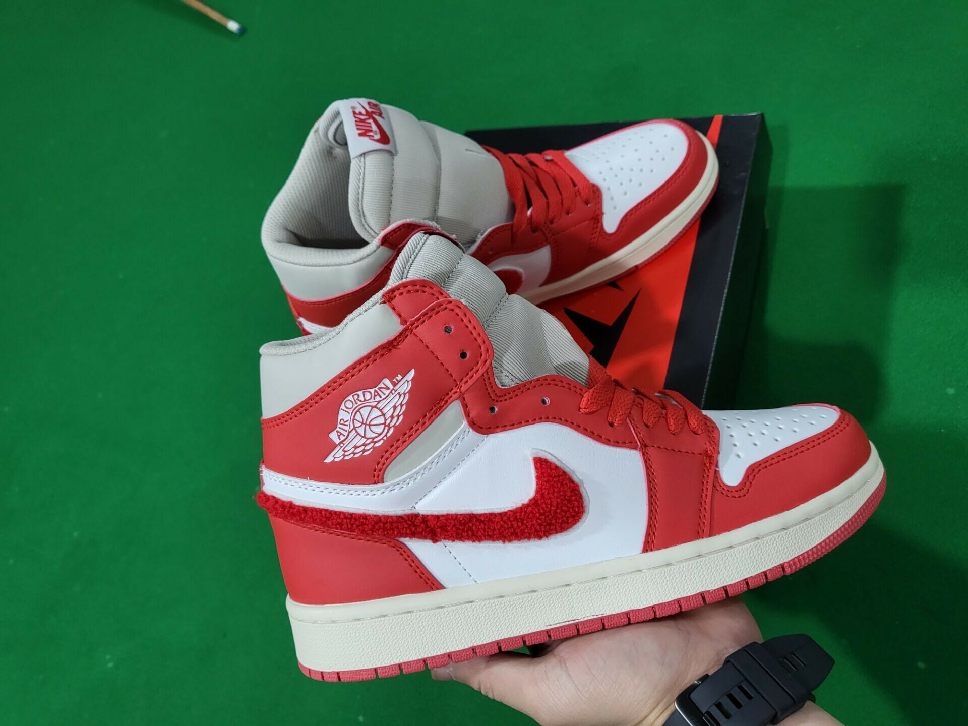 Jordan 1 High OG Newstalgia Chenille Men size 7 - 12 US, Women size 5.5 - 10 US