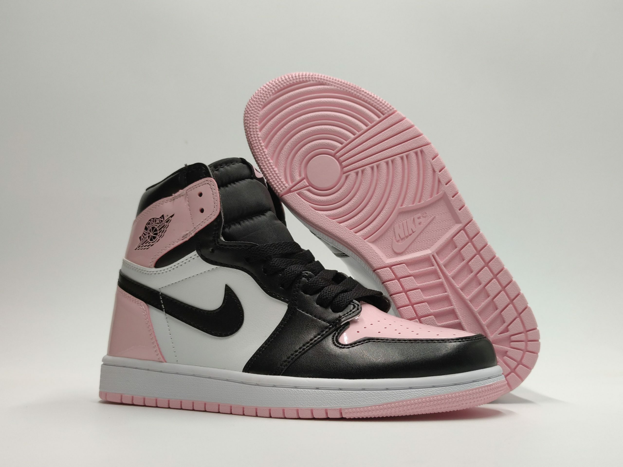 Jordan 1 Retro High OG Atmosphere DD9335-641 Men's Size 7 - 12 US, Women's Size 5.5 - 8.5 US