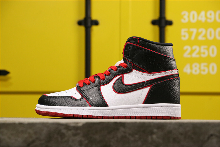Jordan 1 Retro High OG Bloodline 555088-062 Men's Size 7 - 12 US, Women's Size 5.5 - 8.5 US