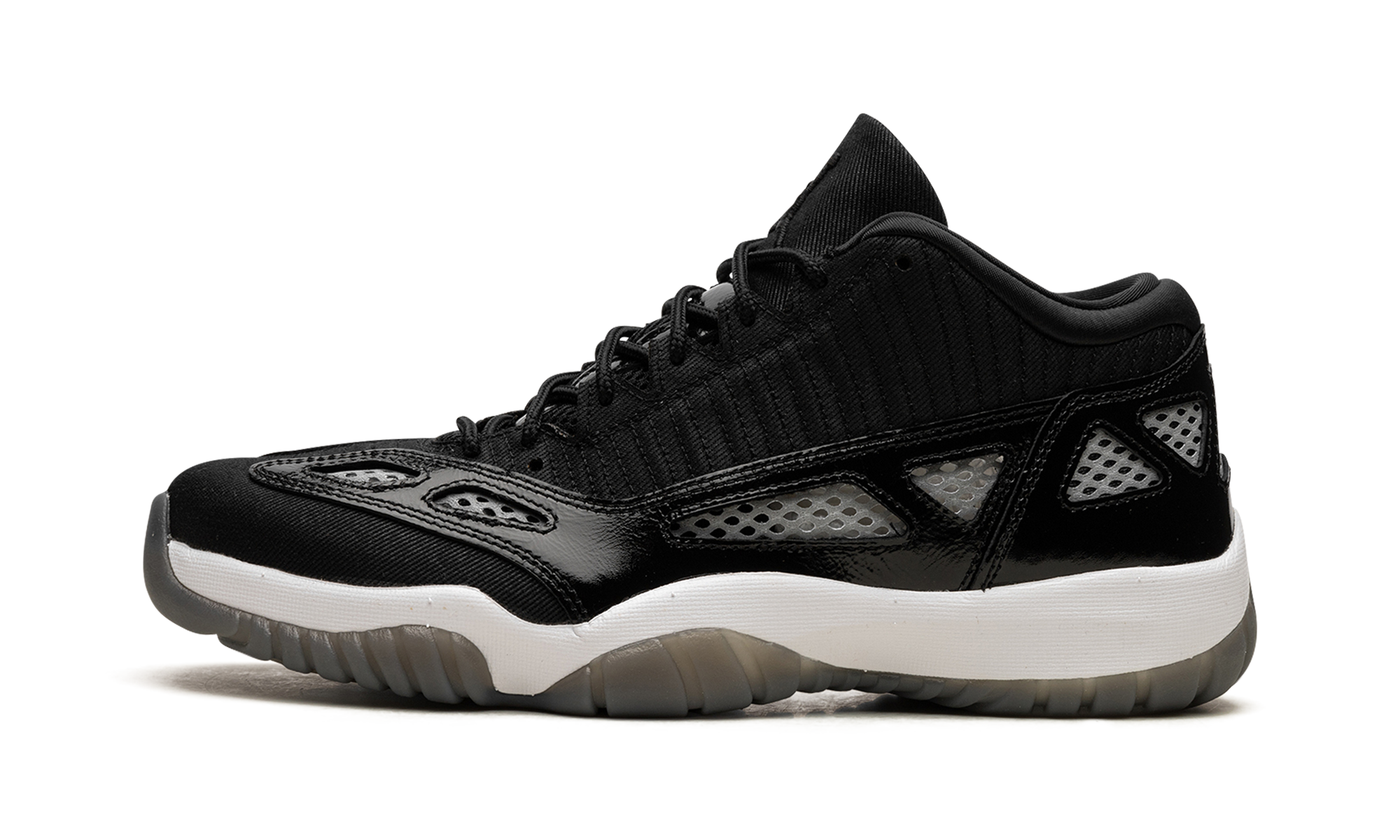 Jordan 11 Low IE "Black/White"