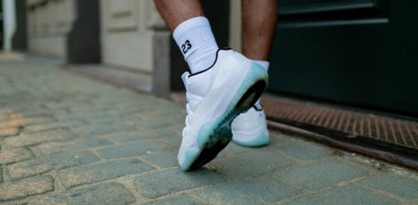 Jordan 11 Retro Low Legend Blue - Image 3