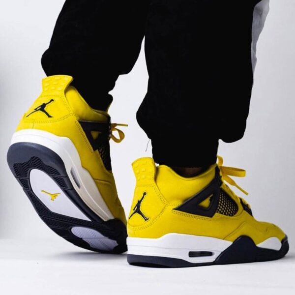 Jordan 4 Retro Lightning (2021) (GS) - Image 4