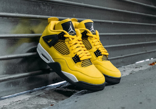 Jordan 4 Retro Lightning (2021) (GS) - Image 3