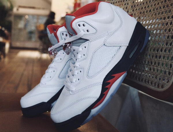 Jordan 5 Retro Fire Red Silver Tongue (2020) - Image 2