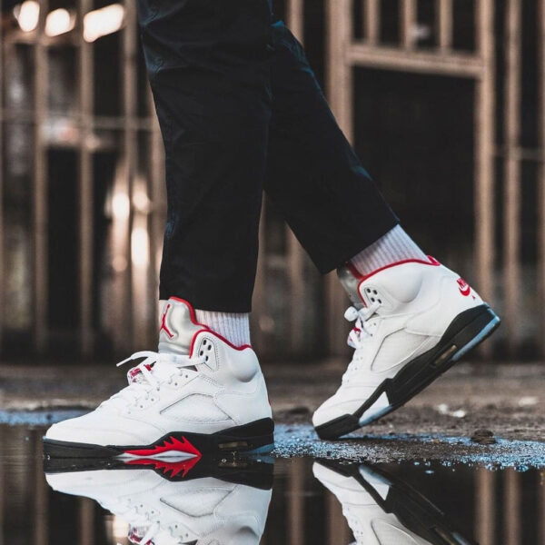 Jordan 5 Retro Fire Red Silver Tongue (2020) - Image 4