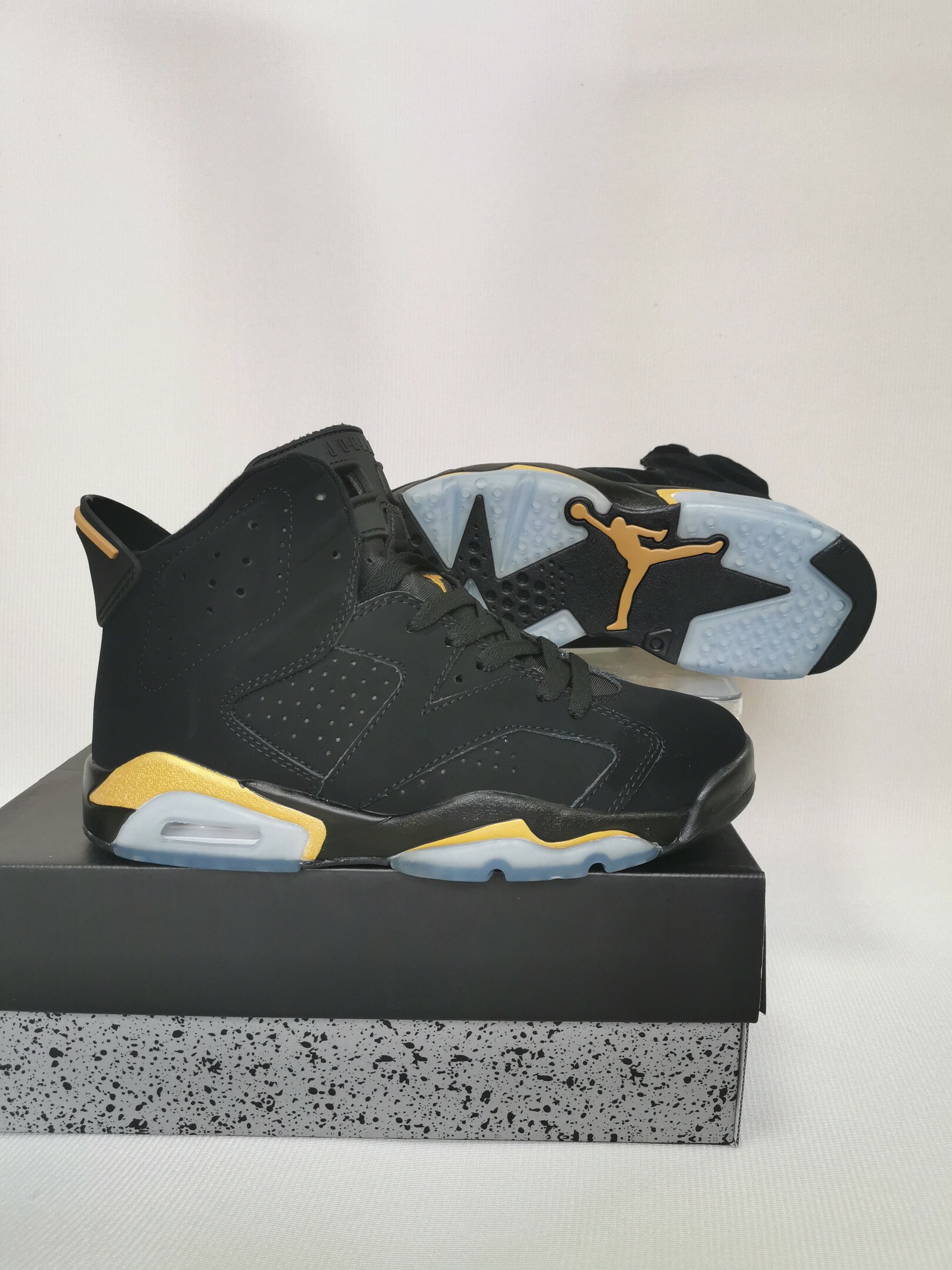 Jordan 6 Retro DMP (2020) Men size 7 - 12 US