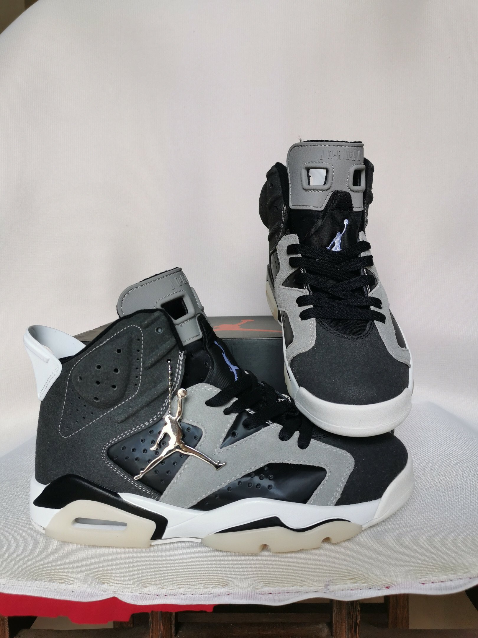 Jordan 6 Retro Tech Chrome Men's Size 7 - 12 US, Women's Size 5.5 - 8.5 US