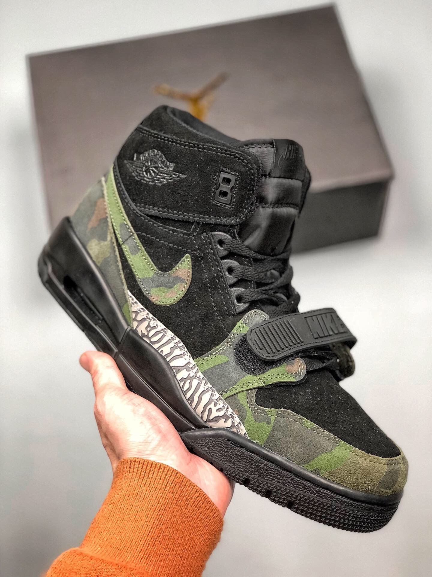 Jordan Legacy 312 Black/Camo Green AT4040-003