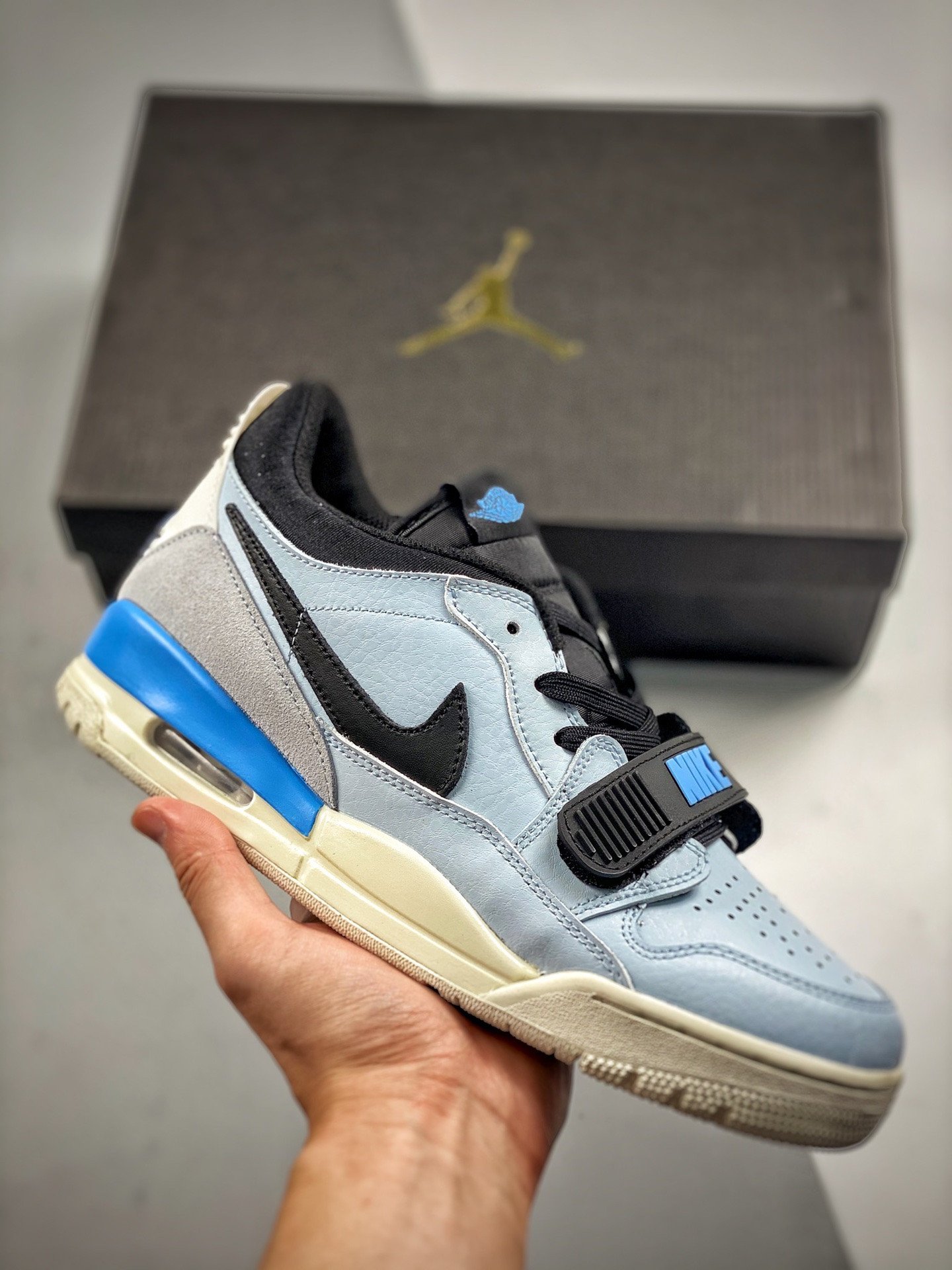Jordan Legacy 312 Low 'Pale Blue' CD7069-400