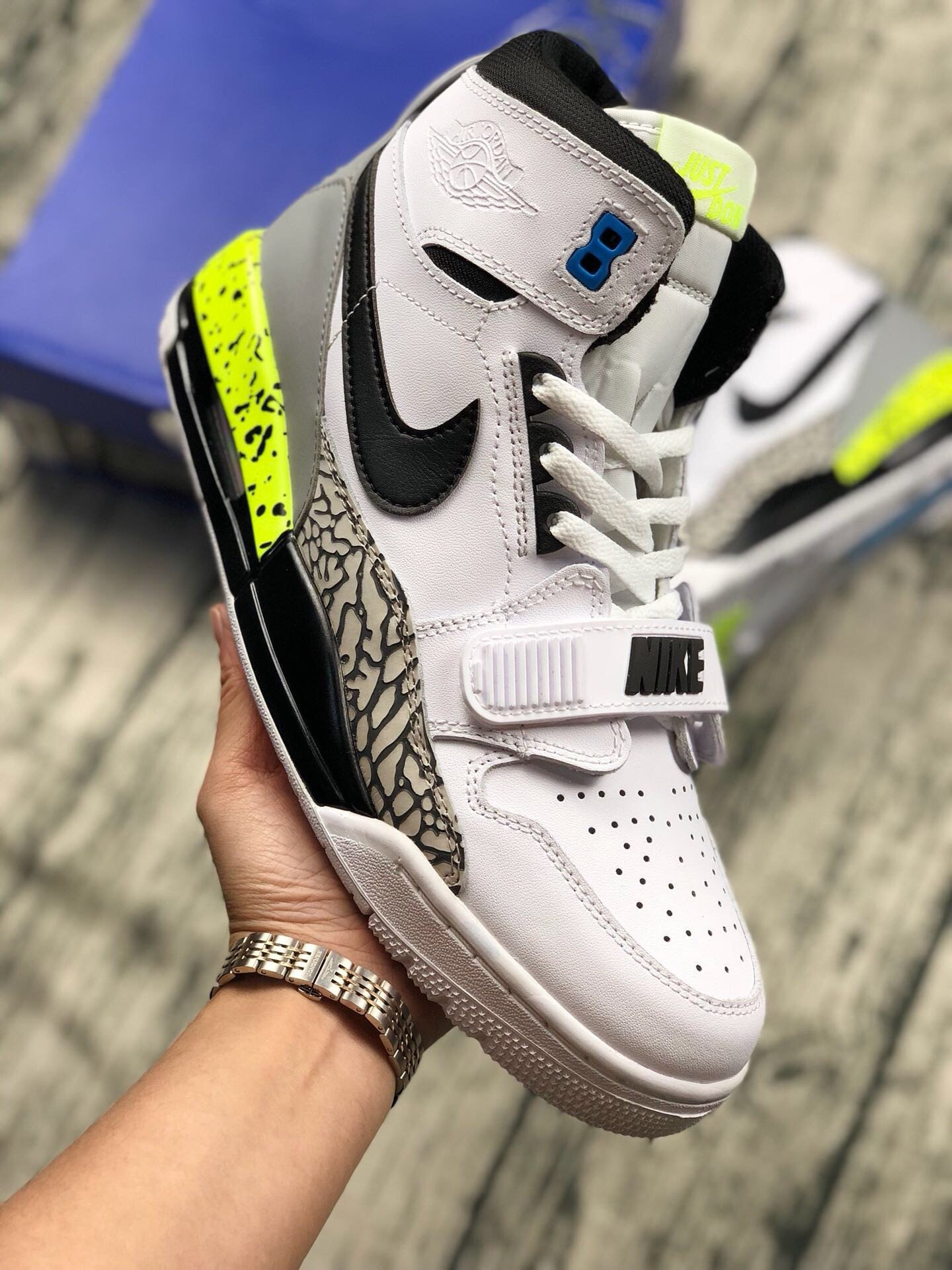 Jordan Legacy 312 White/Black-Volt-Vivid Blue