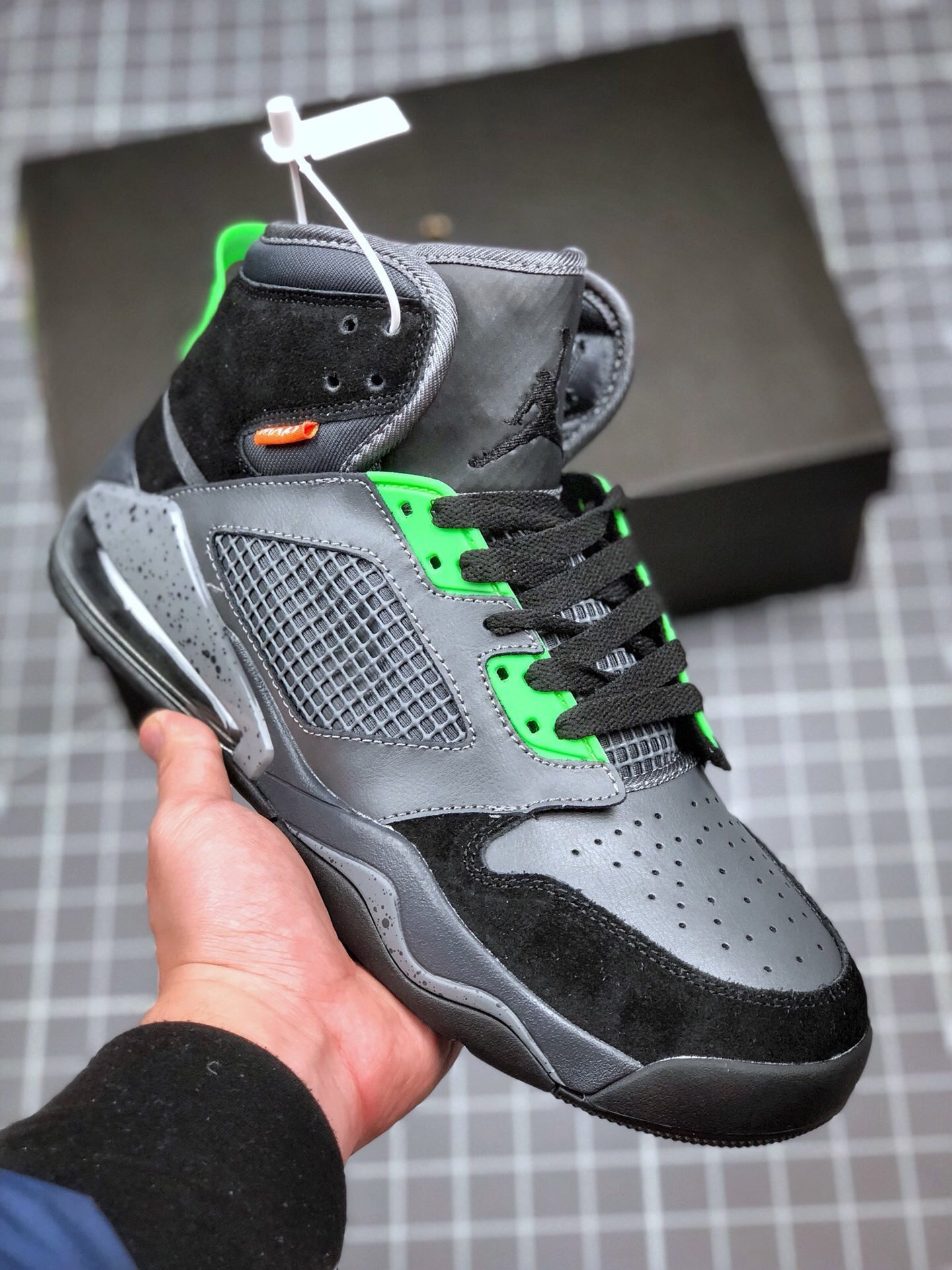 Jordan Mars 270 Black/Electric Green CT9132-001