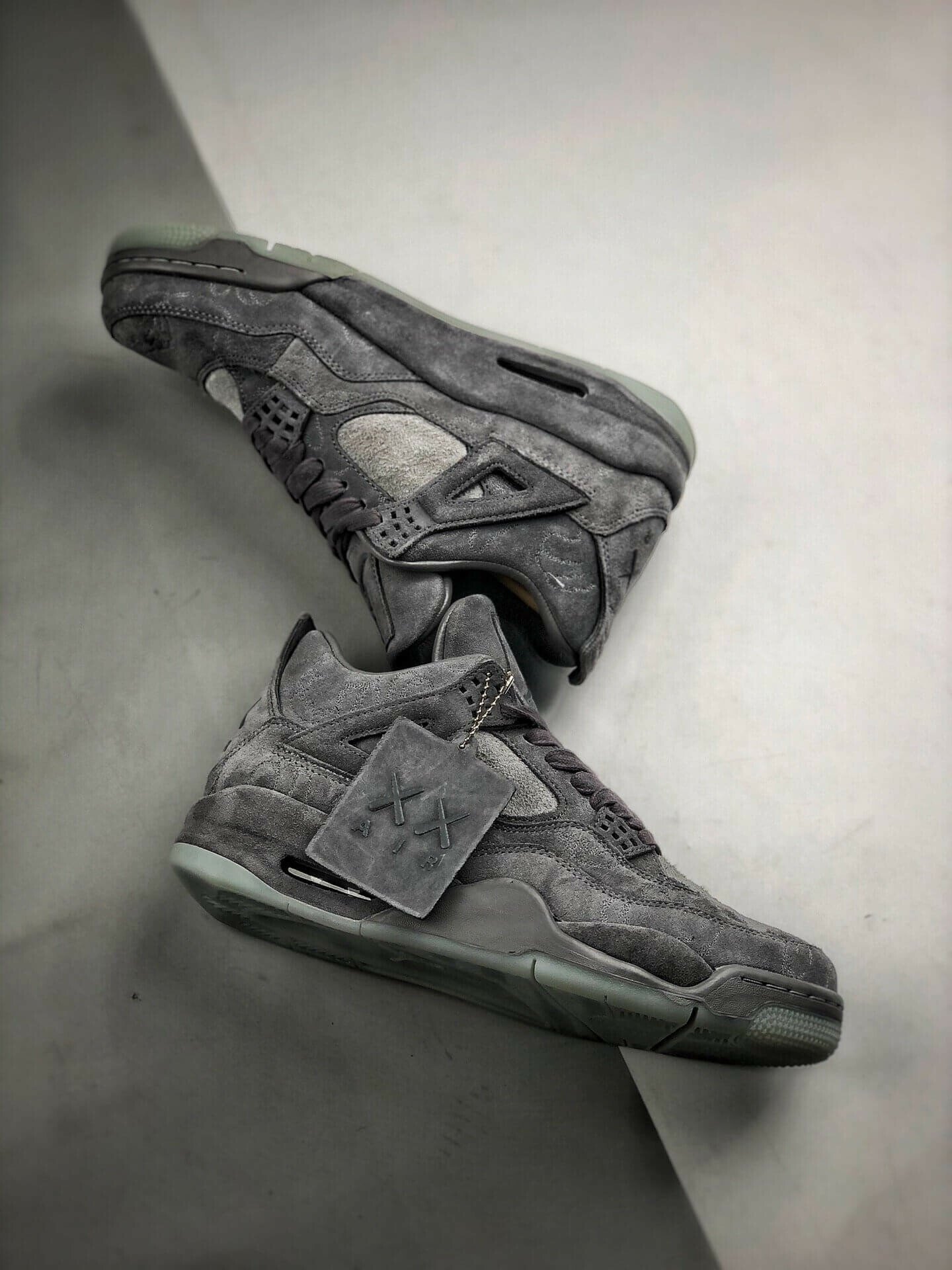 Nike Air Jordan 4 Retro Kaws 930155-003 Men Size 7  u2013 11 Us