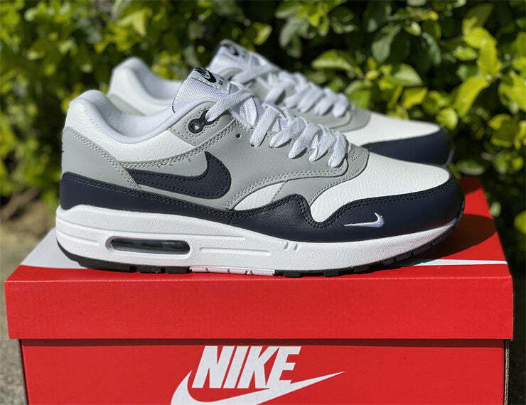 Nike Air Max 1 LV8 Obsidian