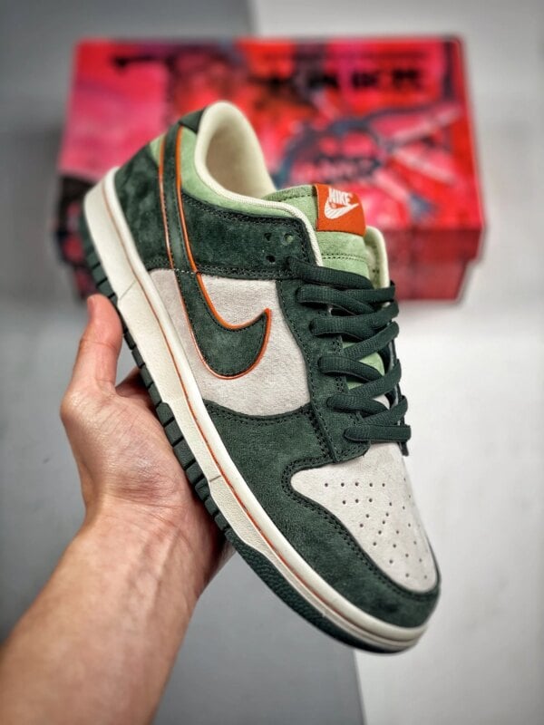 Nike Dunk Low Grey Suede Green