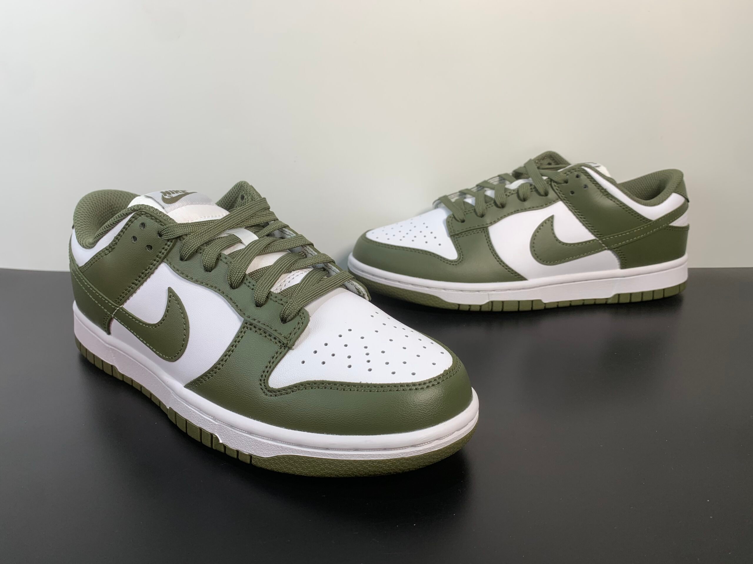 Nike Dunk Low Medium Olive DD1503-120