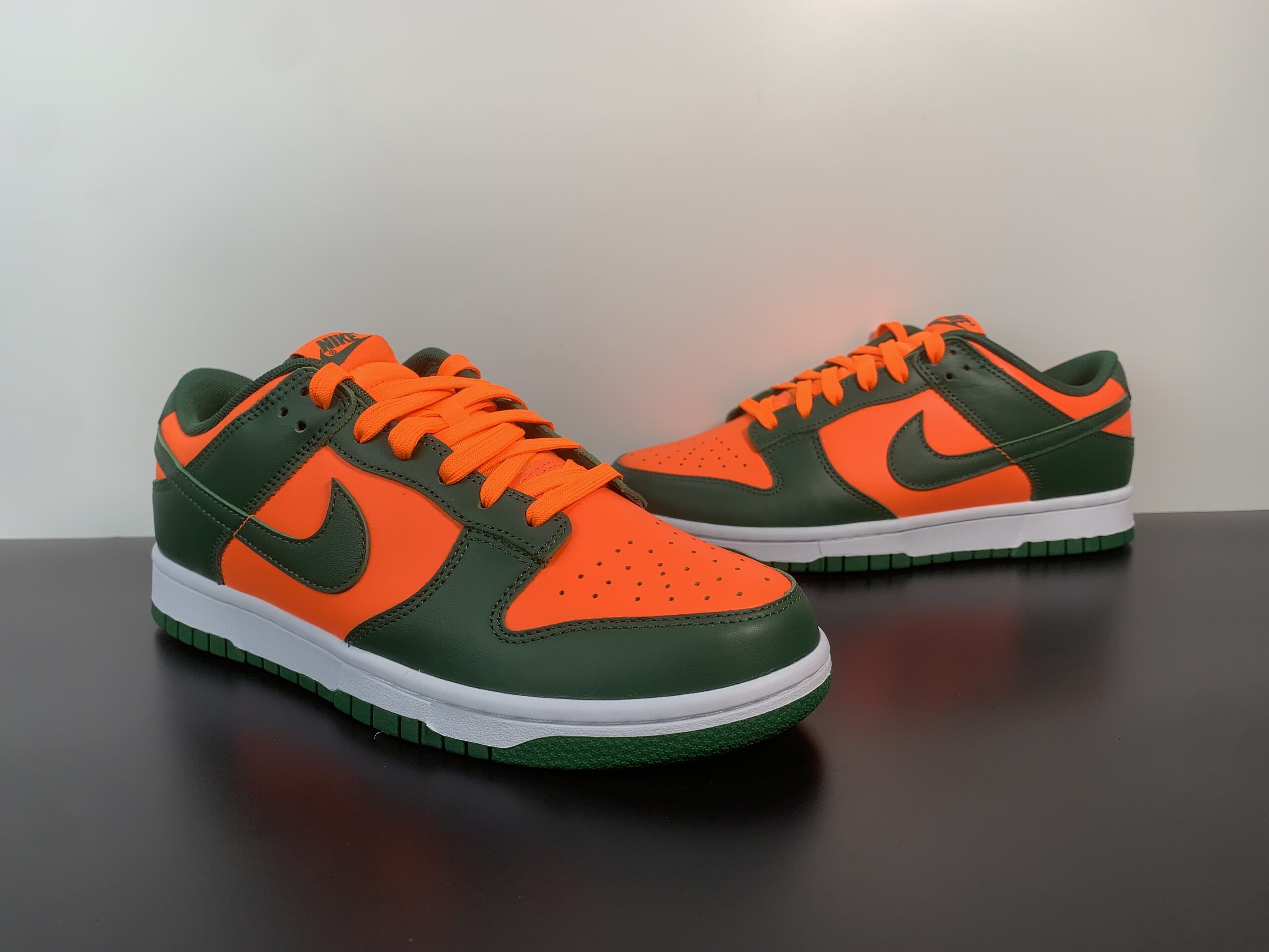Nike Dunk Low Retro Miami Hurricanes DD1391-300