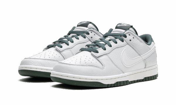 NIKE DUNK LOW "VINTAGE GREEN" - Image 2