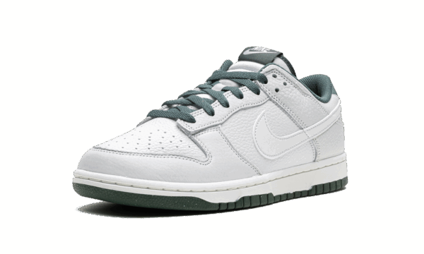NIKE DUNK LOW "VINTAGE GREEN" - Image 4