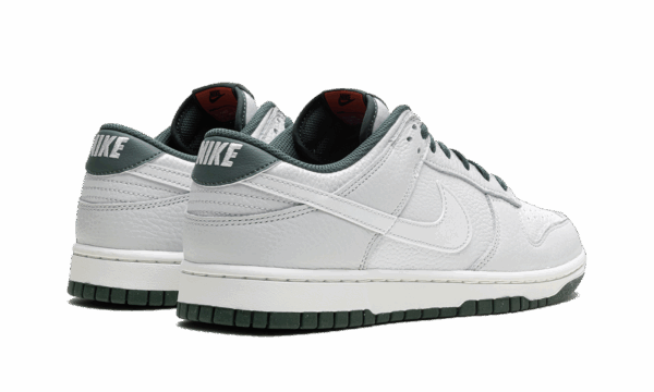 NIKE DUNK LOW "VINTAGE GREEN" - Image 3