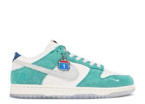 Nike Kasina x Dunk Low 'Road Sign' Revered Footwear