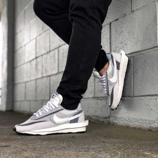 Nike LD Waffle sacai Summit White - Image 3