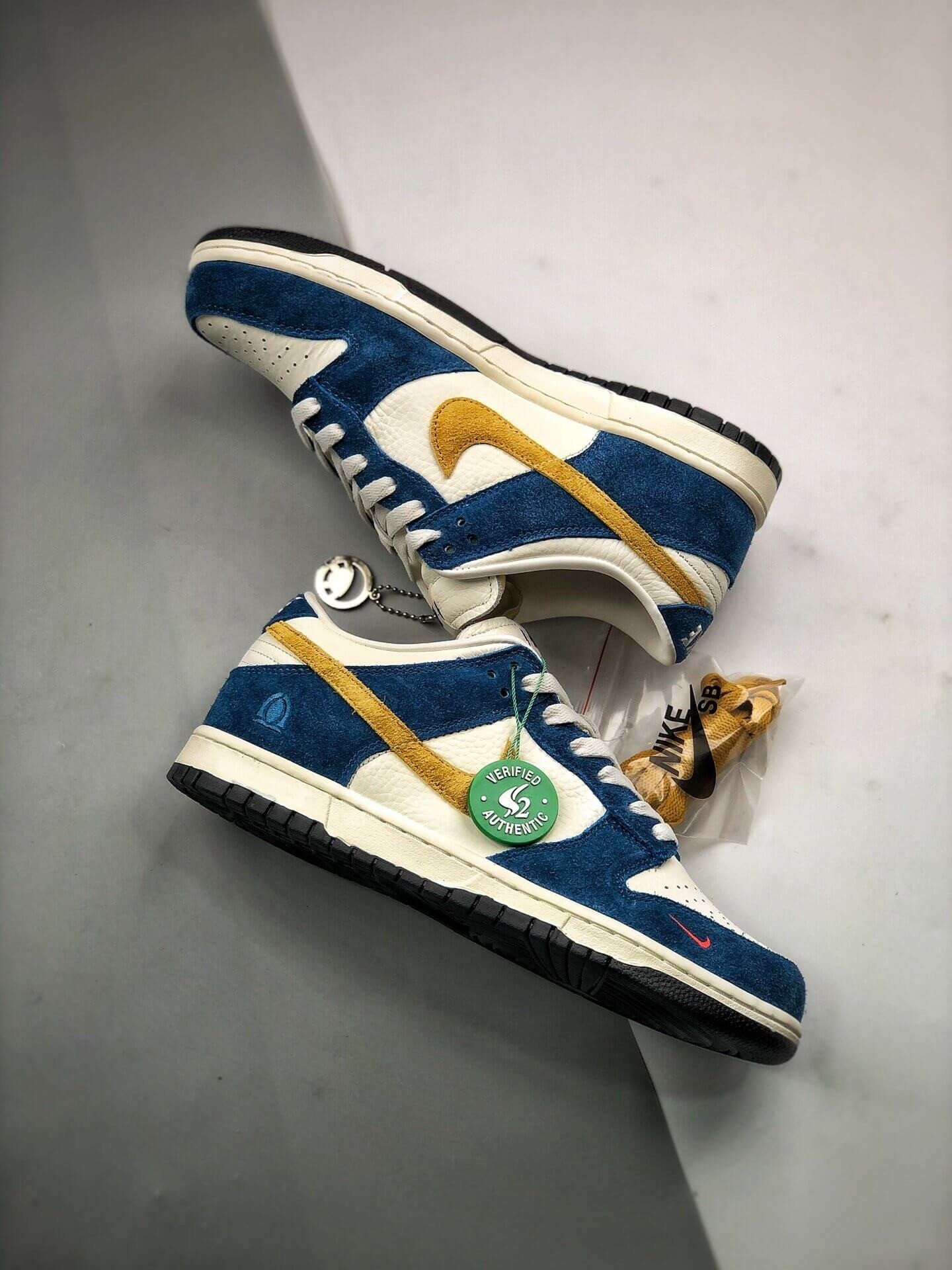 Nike Sb Dunk Low 80s Bus X Kasina Cz6501-100 Men Size 6.5  u2013 11 Us