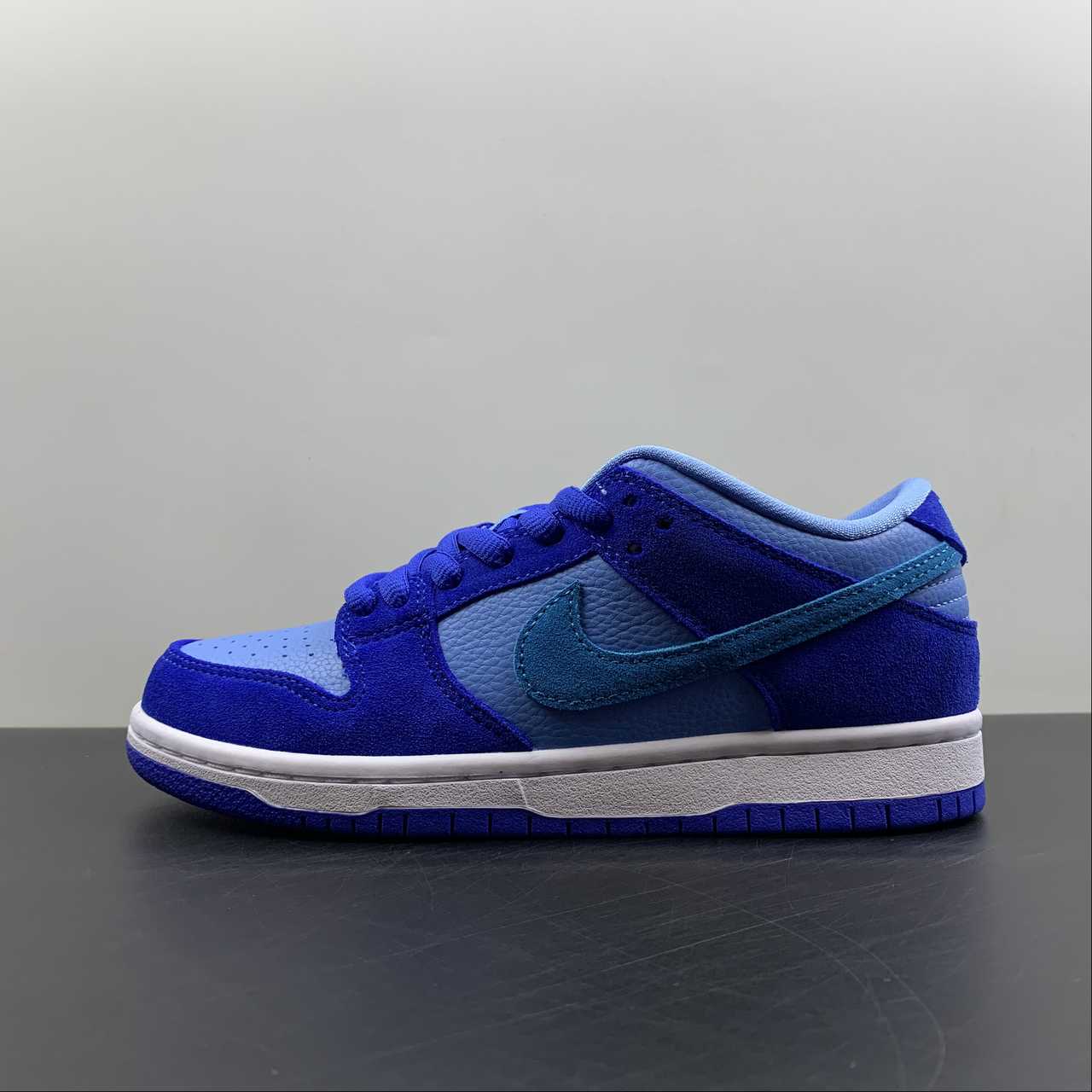 Nike SB Dunk Low Blue Raspberry DM0807-400