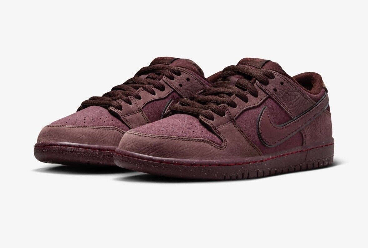 Nike SB Dunk Low Valentine's Day Burgundy Crush FN0619-600