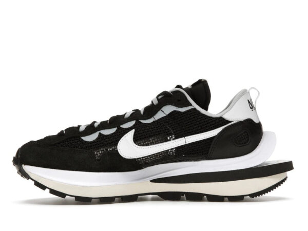 Nike Vaporwaffle sacai Black White - Image 3