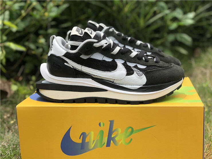 Nike Vaporwaffle sacai Black White