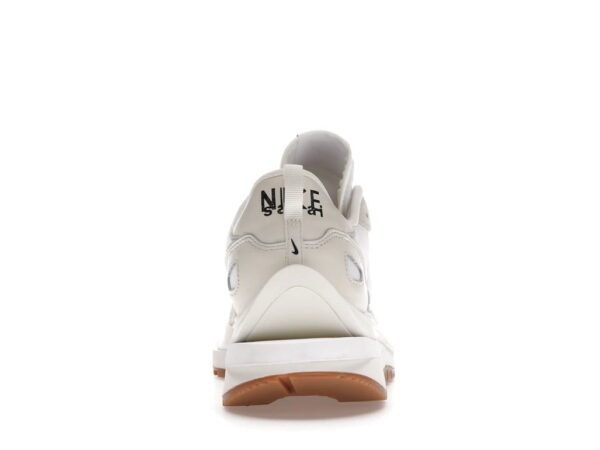 Nike Vaporwaffle sacai Sail Gum - Image 4