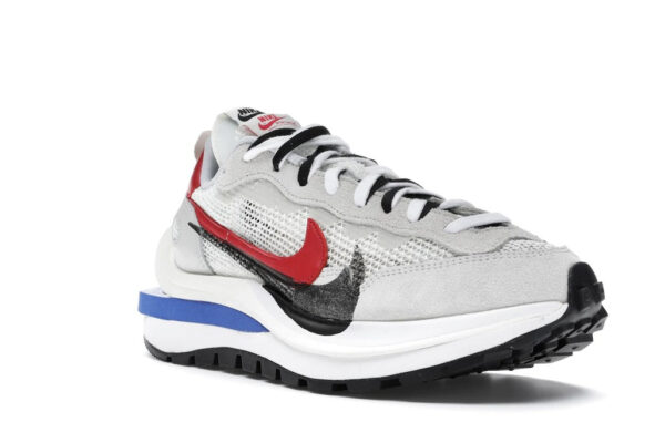 Nike Vaporwaffle sacai Sport Fuchsia Game Royal - Image 2