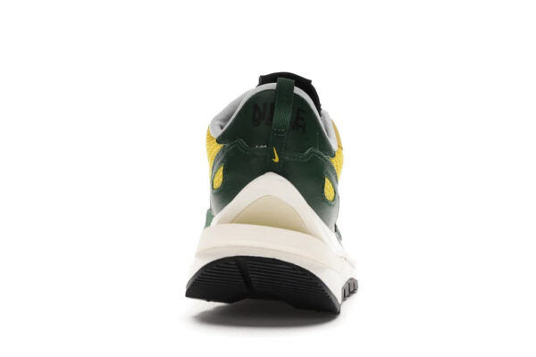 Nike Vaporwaffle sacai Tour Yellow Stadium Green - Image 4