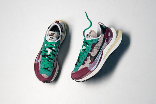 Sacai x Nike Vaporwaffle Red Green - Image 3