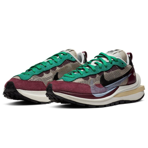 Sacai x Nike Vaporwaffle Red Green - Image 2