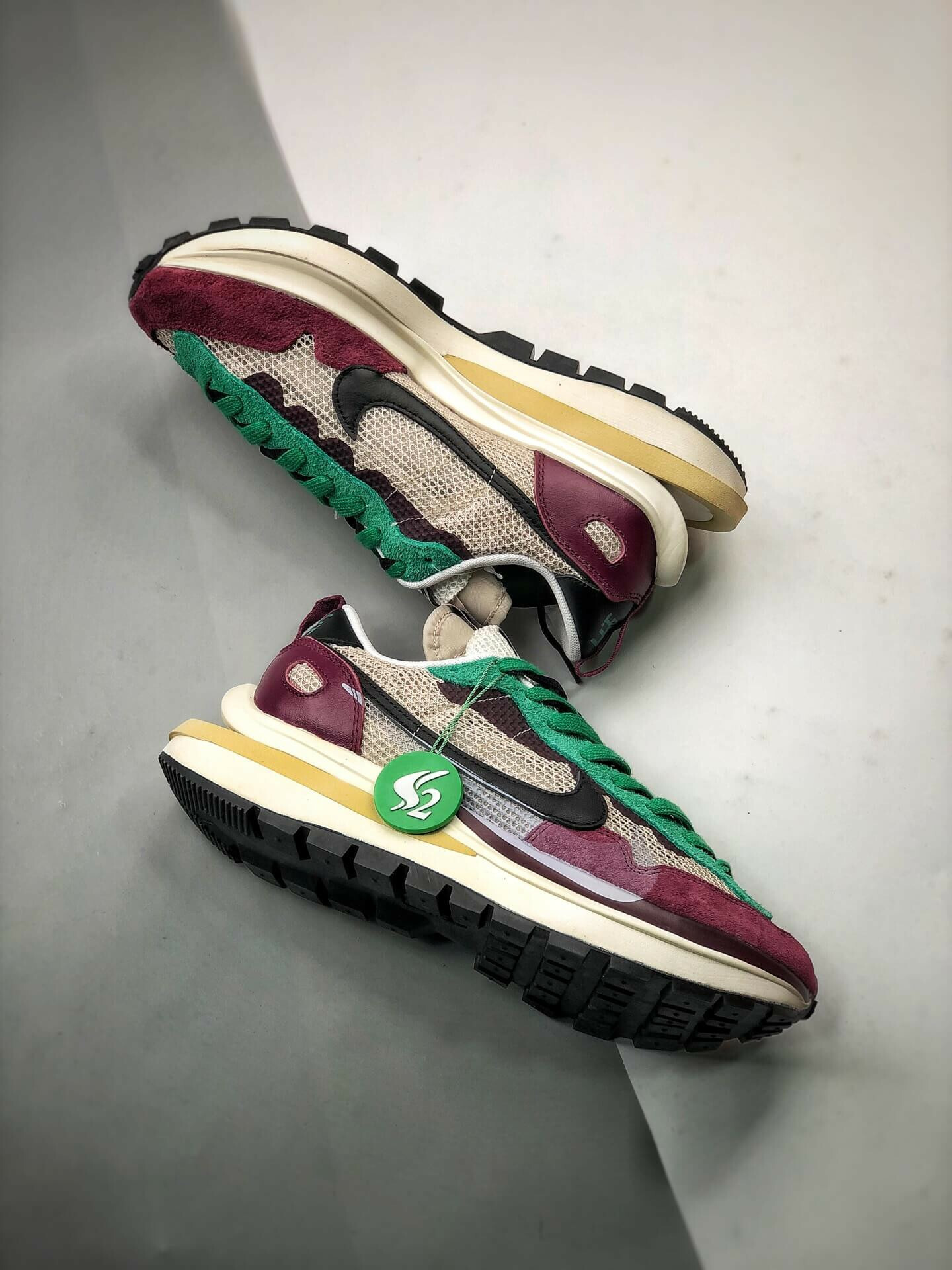 Sacai X Nike Vaporwaffle String Villain Red Dd3035-200 Men u2019s Size 6.5  u2013 11 Us