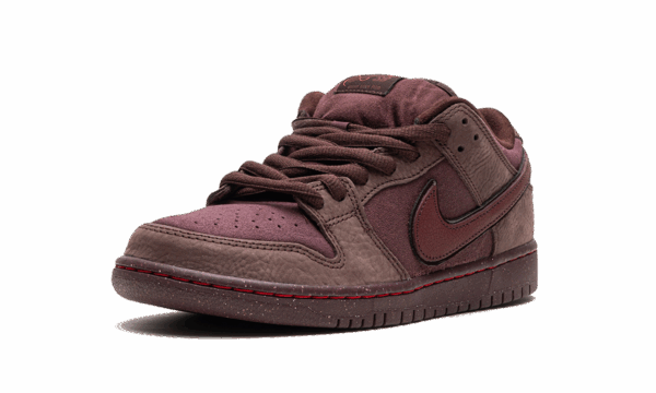 SB Dunk Low "City of Love" - Image 4