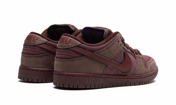 SB Dunk Low "City of Love" - Image 3