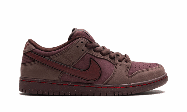 SB Dunk Low "City of Love" - Image 6