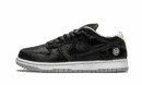 SB Dunk Low "Medicom Toy - BE@RBRICK"