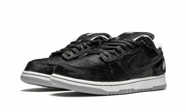 SB Dunk Low "Medicom Toy - BE@RBRICK" - Image 2